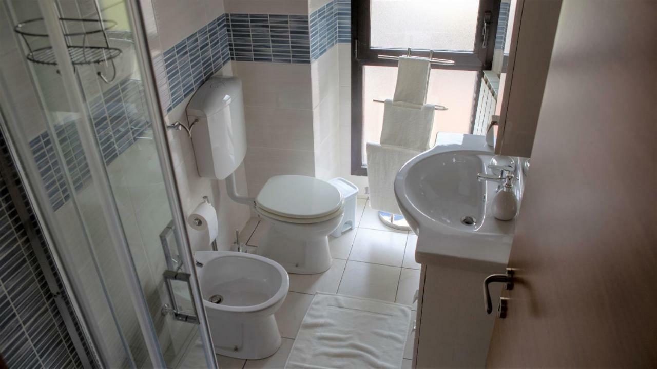 Appartement Nicolaus à Sesto Calende Extérieur photo